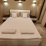 Deluxe Center Апартаменты