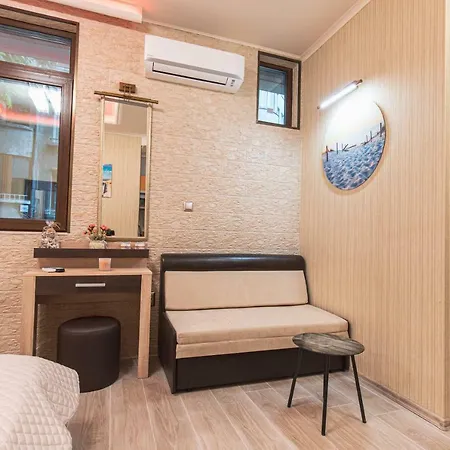 Deluxe Center Μπουργκάς