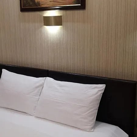 Deluxe Center 아파트