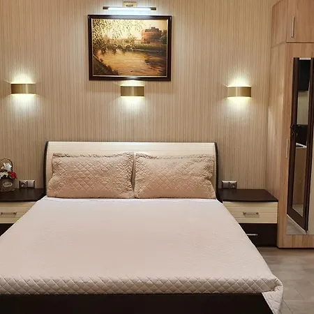 Deluxe Center